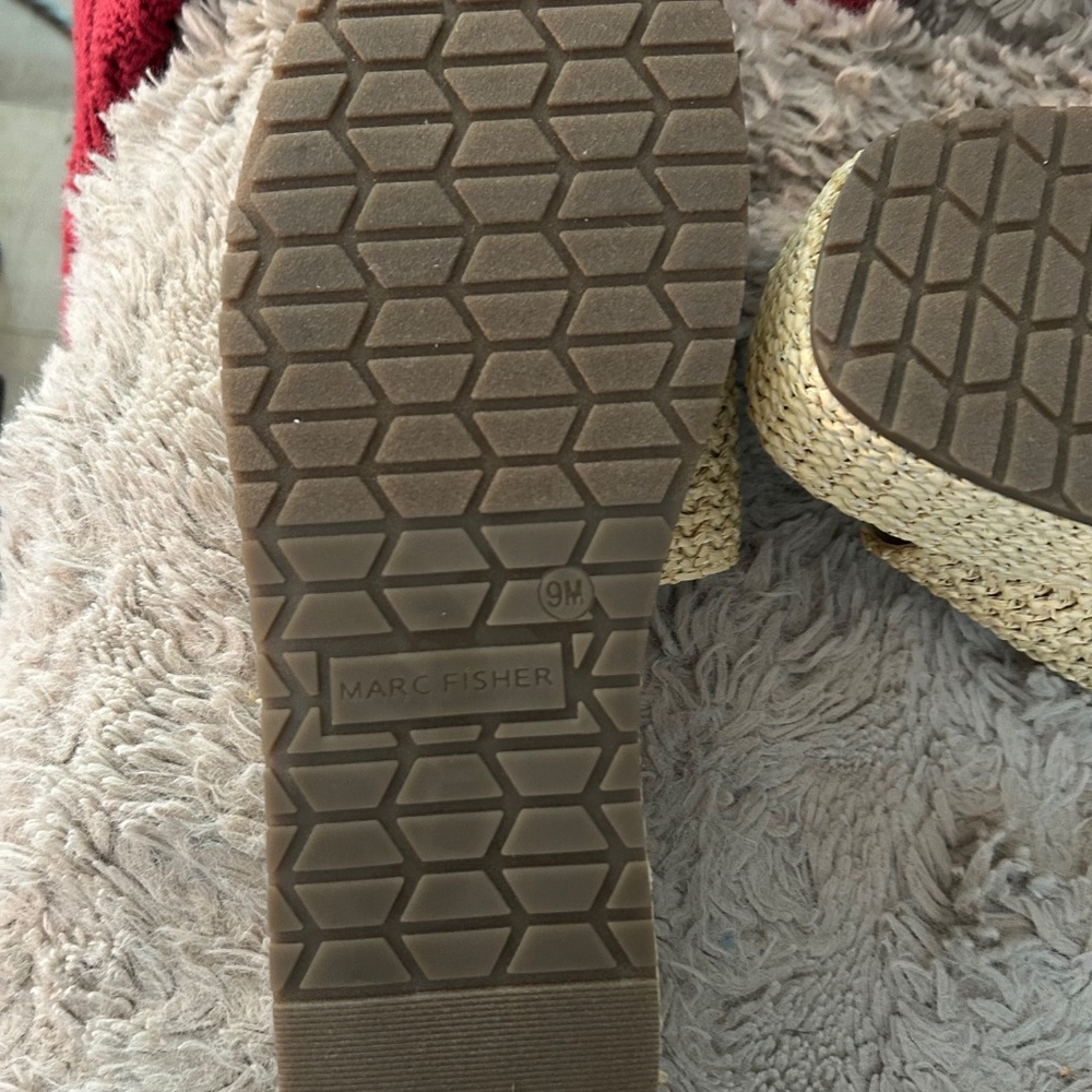 New Marc Fisher Cream Platform Slides Women's Size 9 - Picture 4 of 5